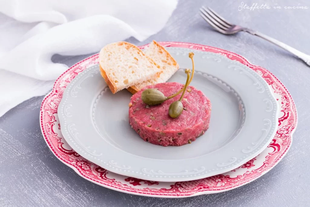 tartare di manzo con extravergine aromatizzato al peperoncino oleificio cericola
