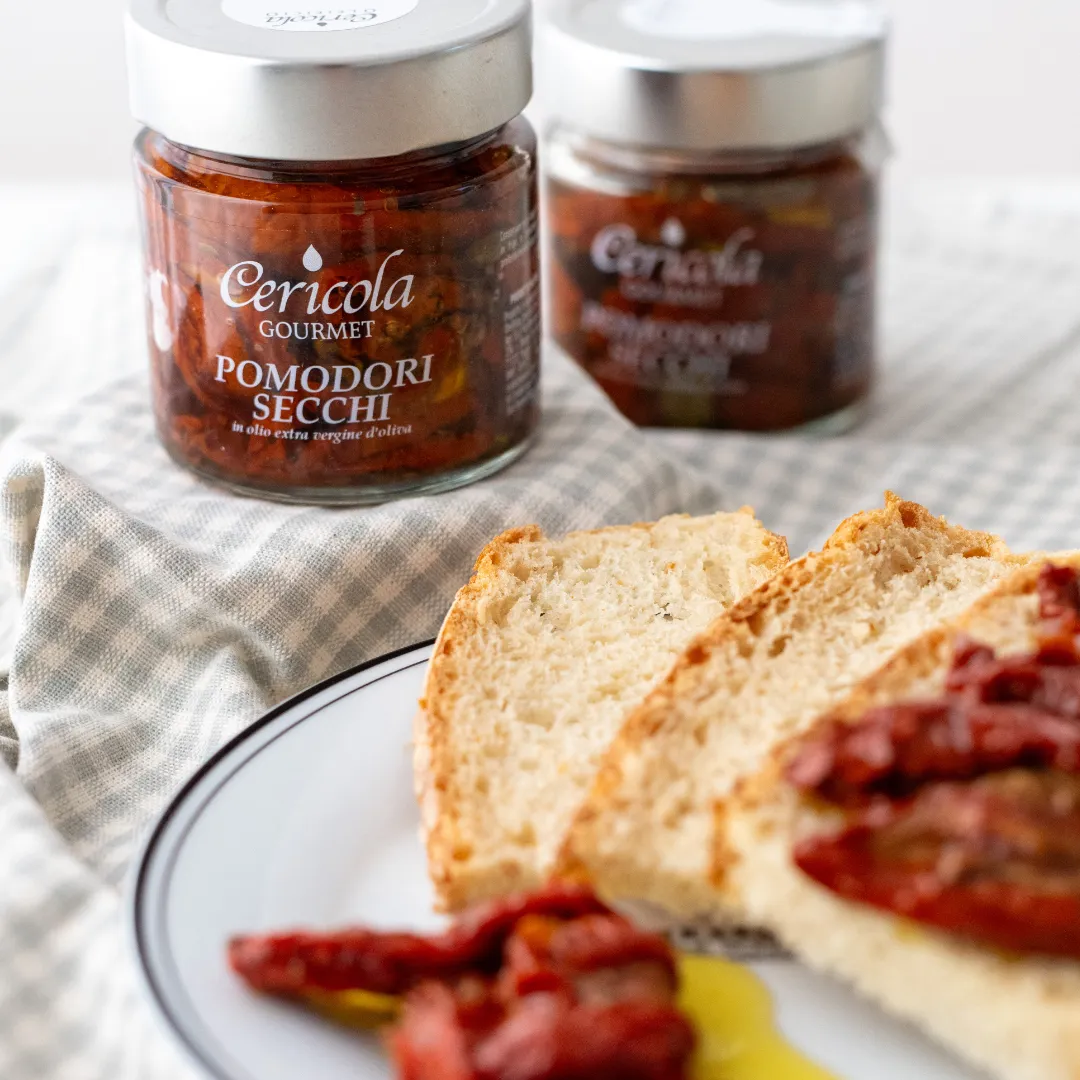 conserva pomodori secchi in olio extravergine di oliva oleificio cericola dettaglio 2