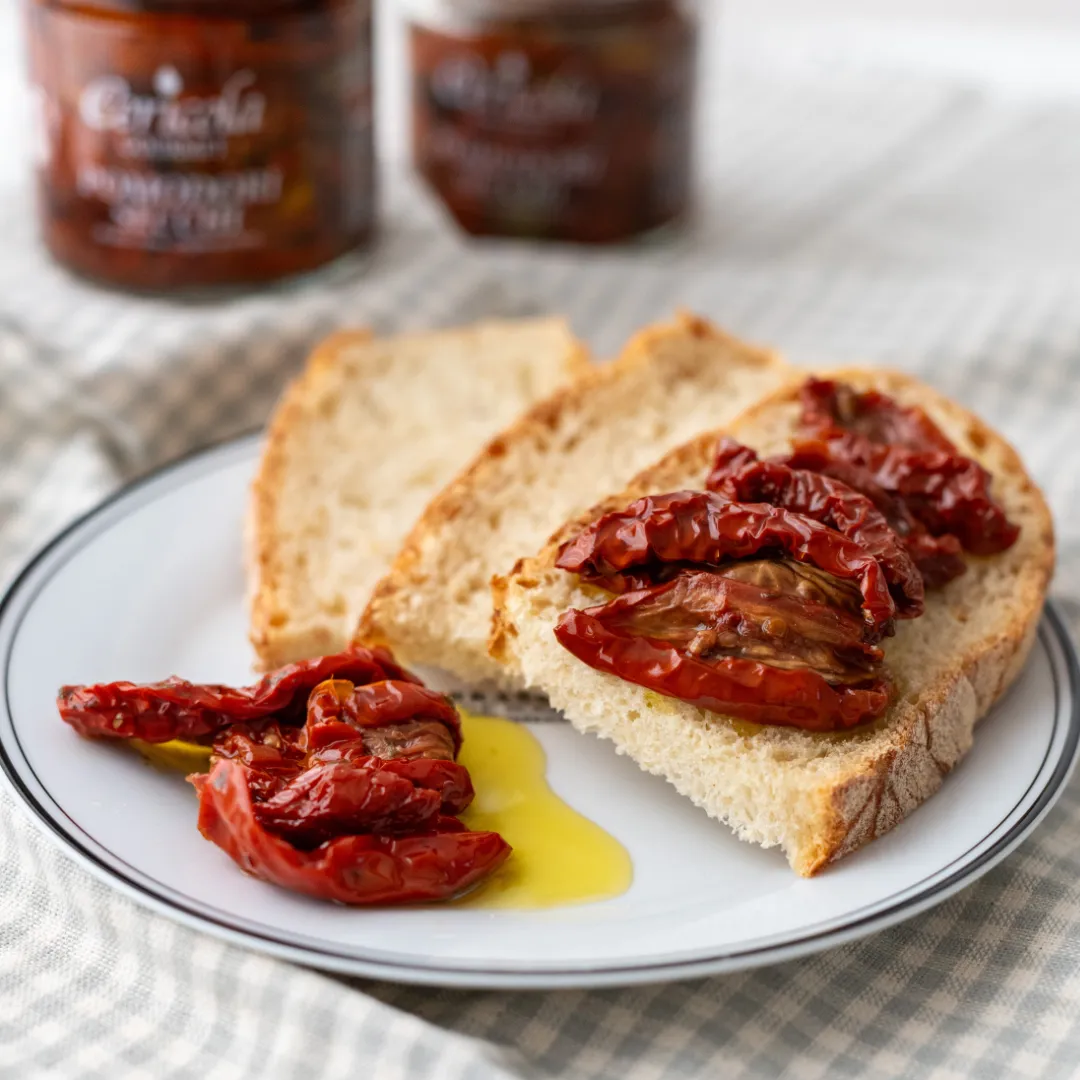 conserva pomodori secchi in olio extravergine di oliva oleificio cericola dettaglio 3