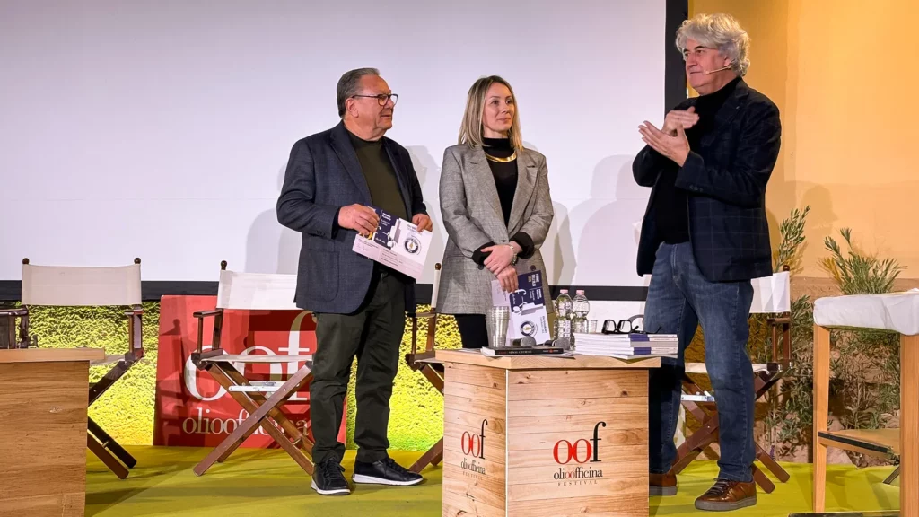 olioofficina festival milano 2026 premiazione platinum per coratina oleificio cericola pietro e veronica leone 04