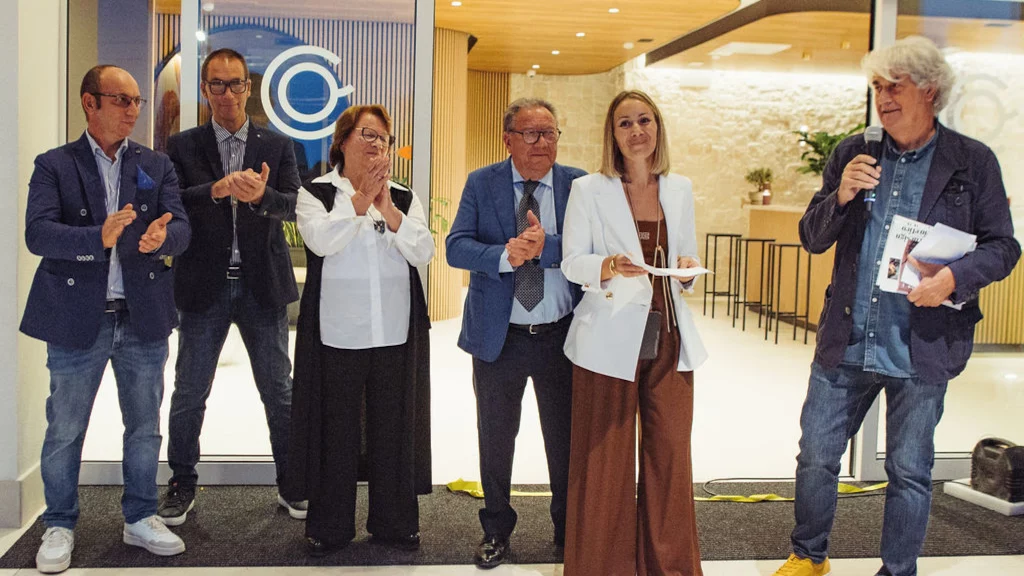 luigi caricato insieme a famiglia leone per inaugurazione nuova sede oleificio cericola in evidenza